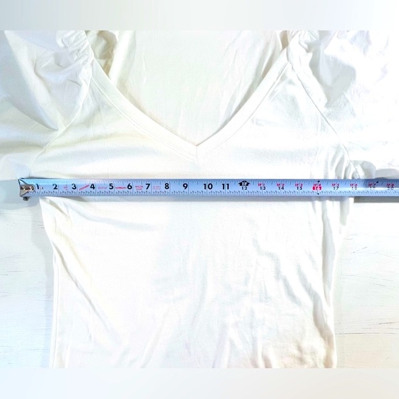 a loves a Puff-Sleeve Paneled Rib-Knit T-Shirt by White, Size Large - Picture 6 of 9